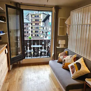 Cozy With Mountain Views Apartment